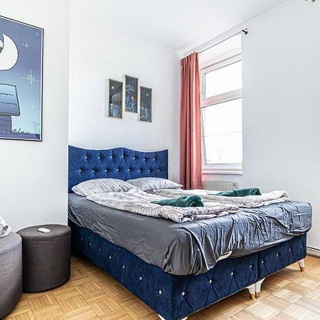 Near Schoenbrunn - Economy Rooms In Shared Apartment At Meidling Train Station ウィーン エクステリア 写真