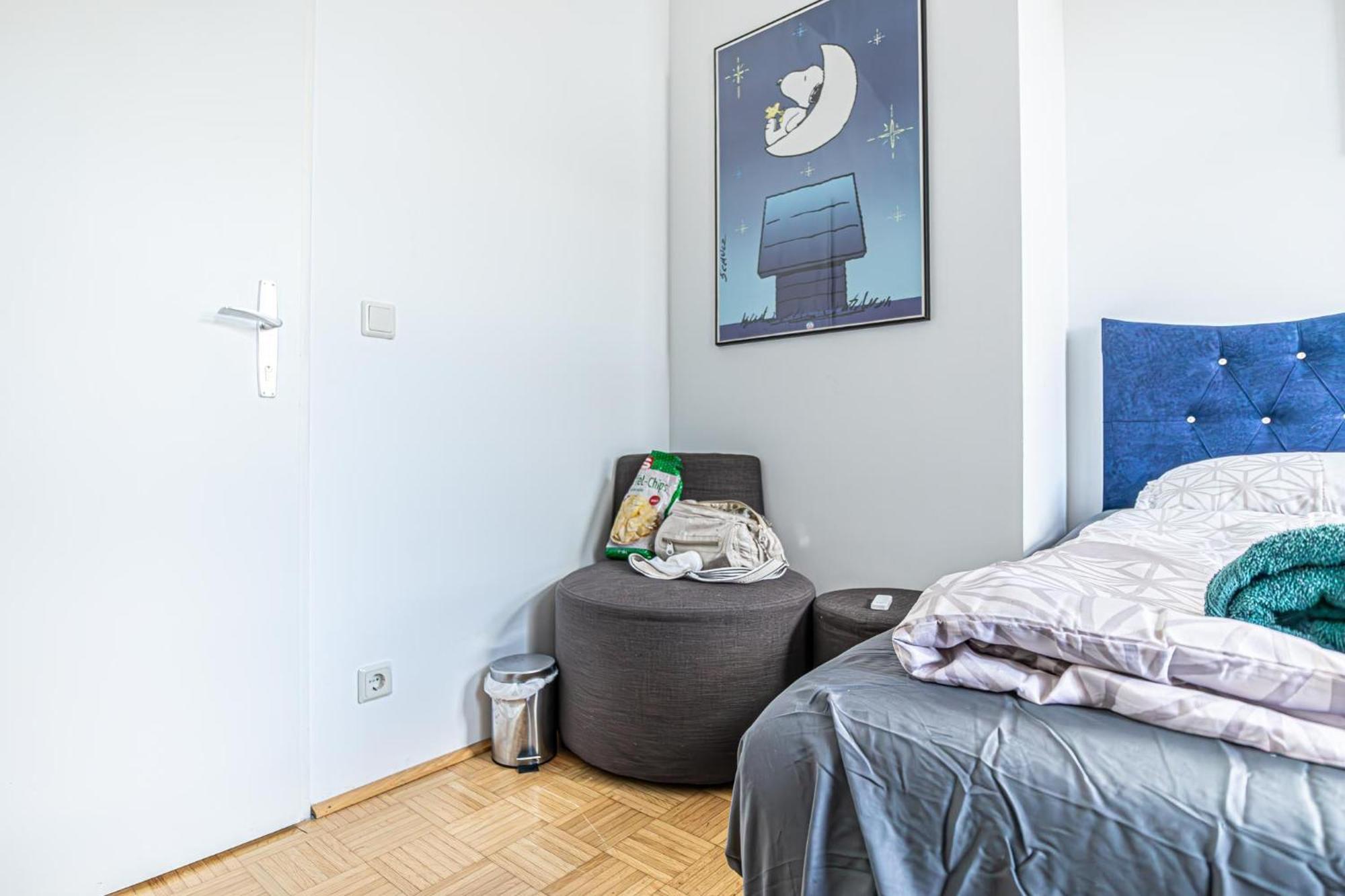 Near Schoenbrunn - Economy Rooms In Shared Apartment At Meidling Train Station ウィーン エクステリア 写真