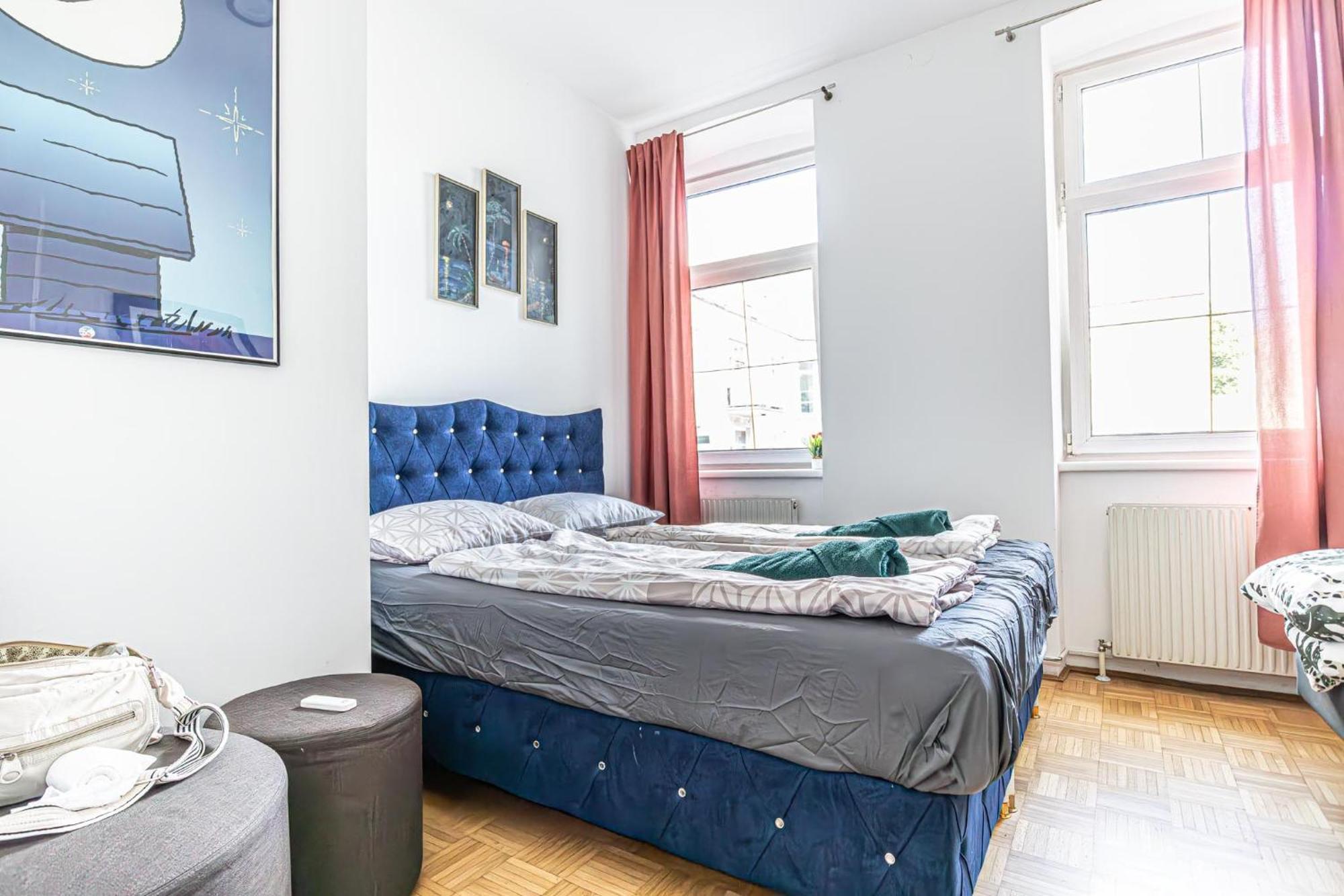 Near Schoenbrunn - Economy Rooms In Shared Apartment At Meidling Train Station ウィーン エクステリア 写真