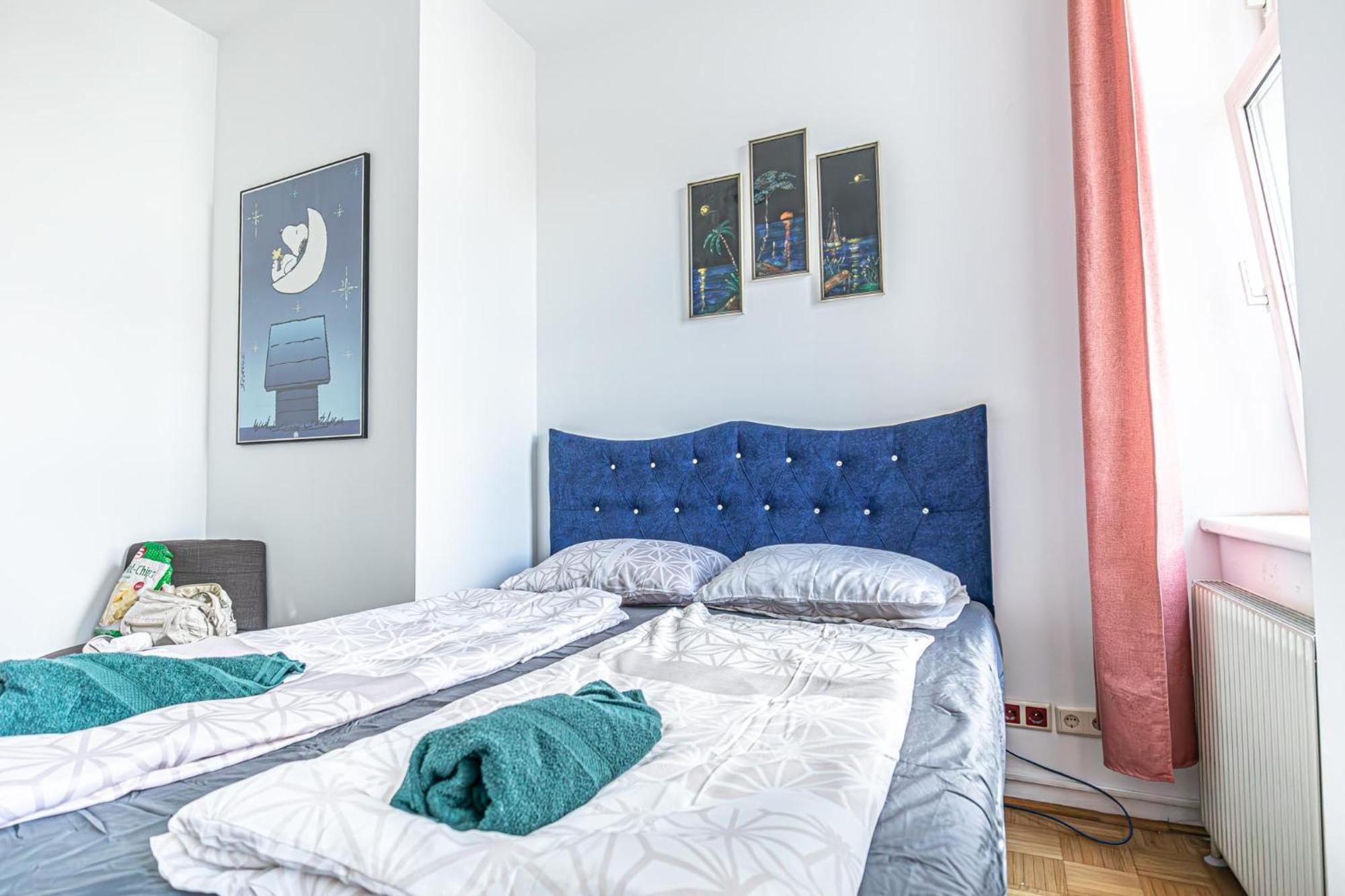 Near Schoenbrunn - Economy Rooms In Shared Apartment At Meidling Train Station ウィーン エクステリア 写真